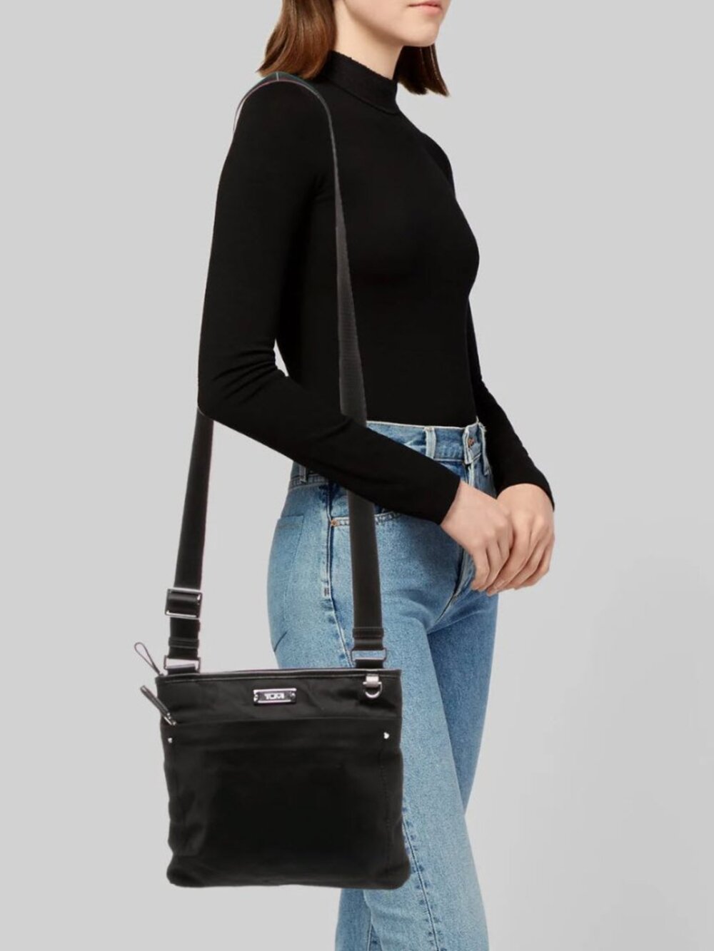 Tumi Voyageur Capri Black Nylon Crossbody Messenger Bag Leather Trim